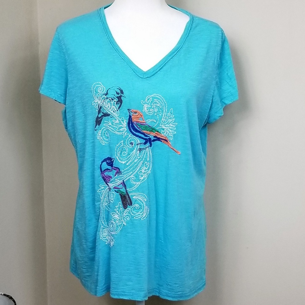 📍GUC📍Size XL - Sonoma Embroidered V-neck Tee